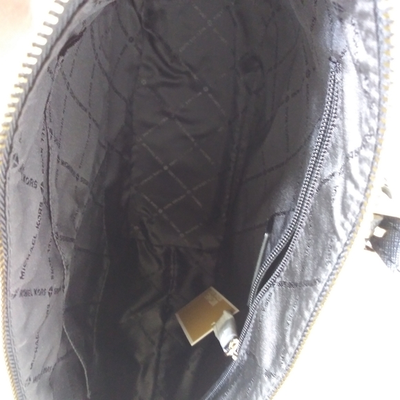 NWT MICHAEL KORS JET SET TRAVEL TZ MEDIUM TOTE - Picture 5 of 10